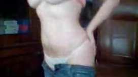 大胸寶貝跟她的愛人跑了