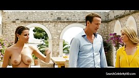 丈夫在屁股上乾了他美麗的妻子