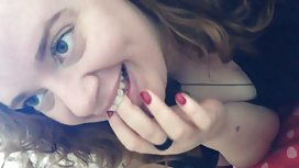 好俄羅斯的妻子給她的丈夫一個偉大的口交