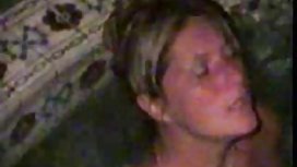 俄羅斯性感的女同性戀者舔他們的生殖器