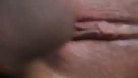 迷人的女孩，她的男朋友性交在屁股