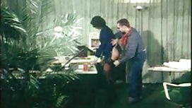 比阿特麗斯的傢伙們在他們的陰戶中放了兩個蠢蛋