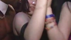 瓦萊麗與美麗的戰利品他媽的色情鑄造