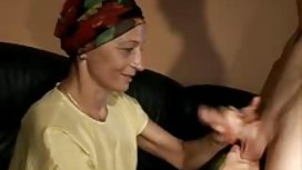 街頭口交和肛門的養殖的女孩金錢的