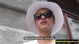 婊子亂搞奴隸在屁股芭比娃娃