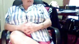 曬黑的女朋友從她的陰道裡抽出來