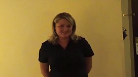 秘書吮吸她最喜歡的老闆迪克