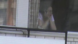 瘦的亞洲人穿上鍊子，性交肛門