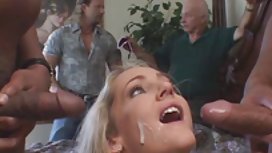 紅發女同性戀者舔了她朋友的帽子