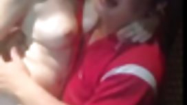 大黑妞夢見她哥哥怎麼亂她和cums在那裡