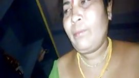 來自英格蘭的同性戀者輕輕地自慰和呻吟