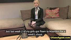 巴曼同性戀讓一個年輕的訪客平靜下來