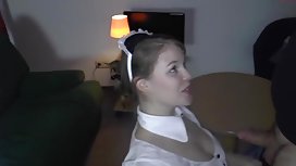 女孩在私人Ruskams聊天引誘混蛋