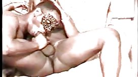 年輕的未成年人來到演員陣容並開始引誘製片人