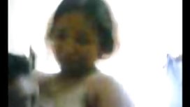 放蕩的阿什利有屁股在Phallus上悶悶不樂